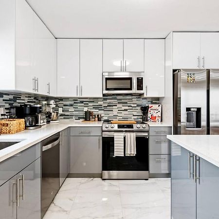 Modern Bungalow Near Wilton Drive I Pool Table ฟอร์ต ลอเดอร์เดล ภายนอก รูปภาพ
